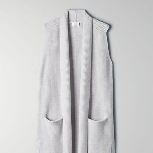 Wilfred Olivie Cardigan Long Small merino-wool cardigan vest.